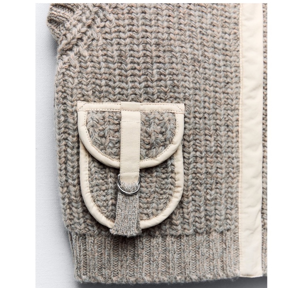Zara Chunky Knit Round Neck Utility Pocket
Beige Marl Gray Sweater Vest Size S - Picture 3 of 15